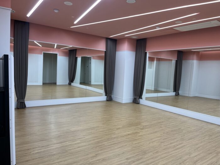 - 댄스연습실 -